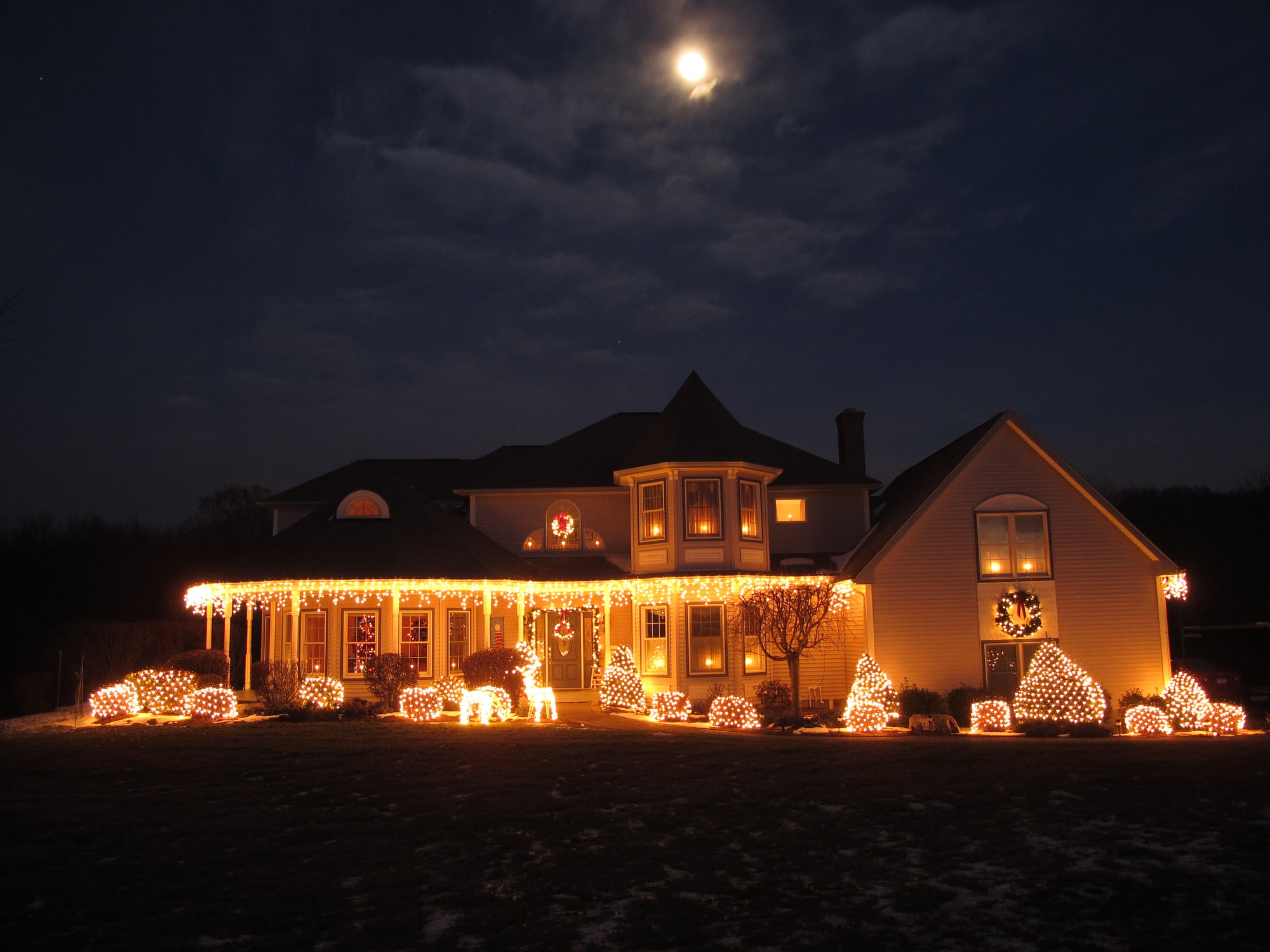 Weihnachtsbeleuchtung am Haus Vorschau