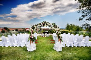 Hochzeitspavillion als Ideen für die spontane Gartenhochzeit