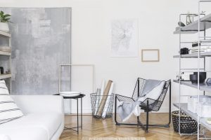 Maximalismus in hellem Raum