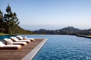 dam-images-celebrity-homes-2014-celeb-pools-best-celebrity-pools-01-gisele-bundchen-tom-brady