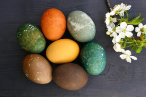 Ostereier natürlich färben - So bunt wie die Natur