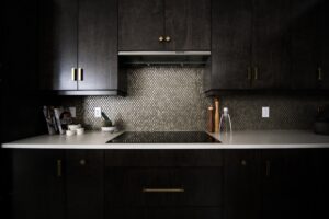 Moderne Küche in Schwarz