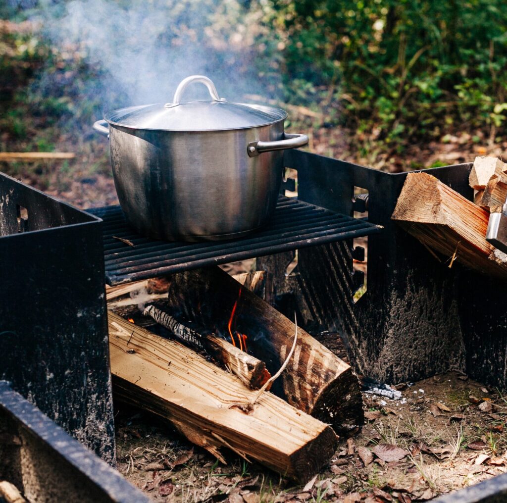 Dutch-Oven-Tisch selber bauen – Gesagt, getan!